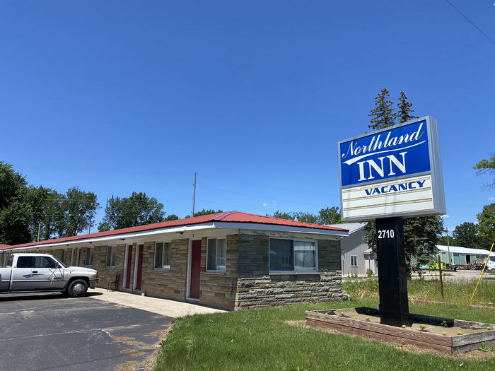 Northland Motel - JUNE 17TH 2022 PHOTO (newer photo)